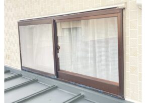 アルミ単板ガラスの窓